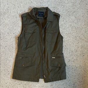 Love Tree Green Sleeveless Vest